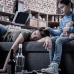 Est-ce la dépression qui incite à boire de l&rsquo;alcool, ou est-ce l&rsquo;alcool qui entraîne la dépression ?